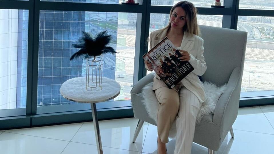 سيدة الأعمال أية حداد لا يمكن الوصول إلى النجاح دون الخروج إلى العمل.