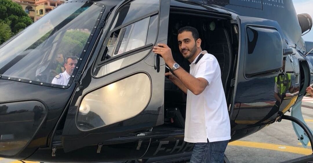 رجل الأعمال جاد صوايا يحضر مفاجأة خلف الستار