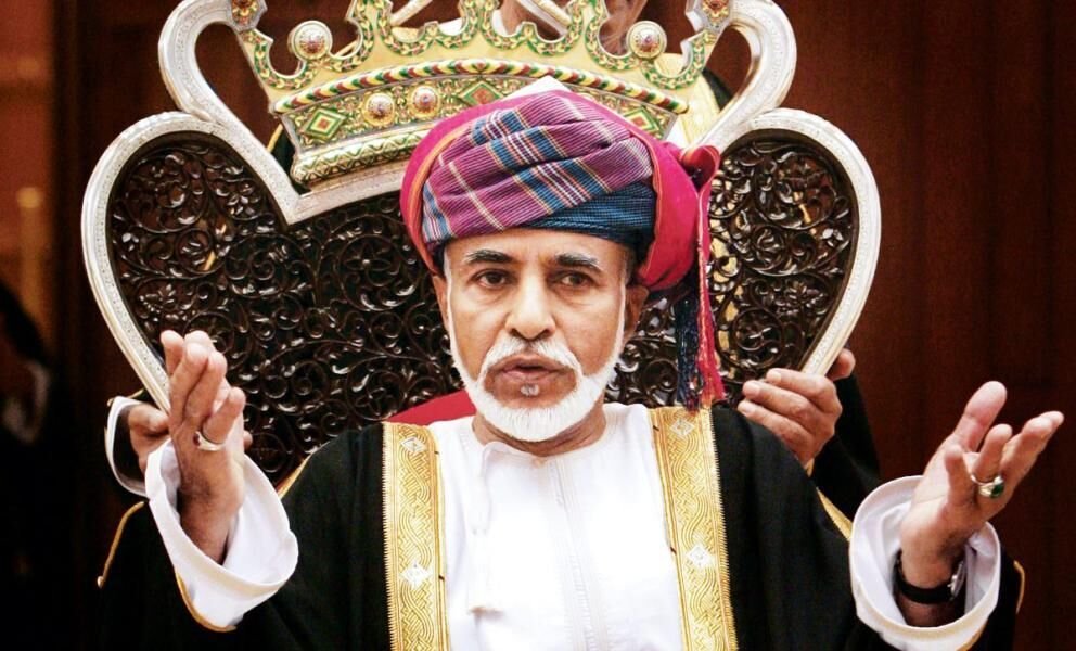 عُمانيون يستذكرون السلطان قابوس