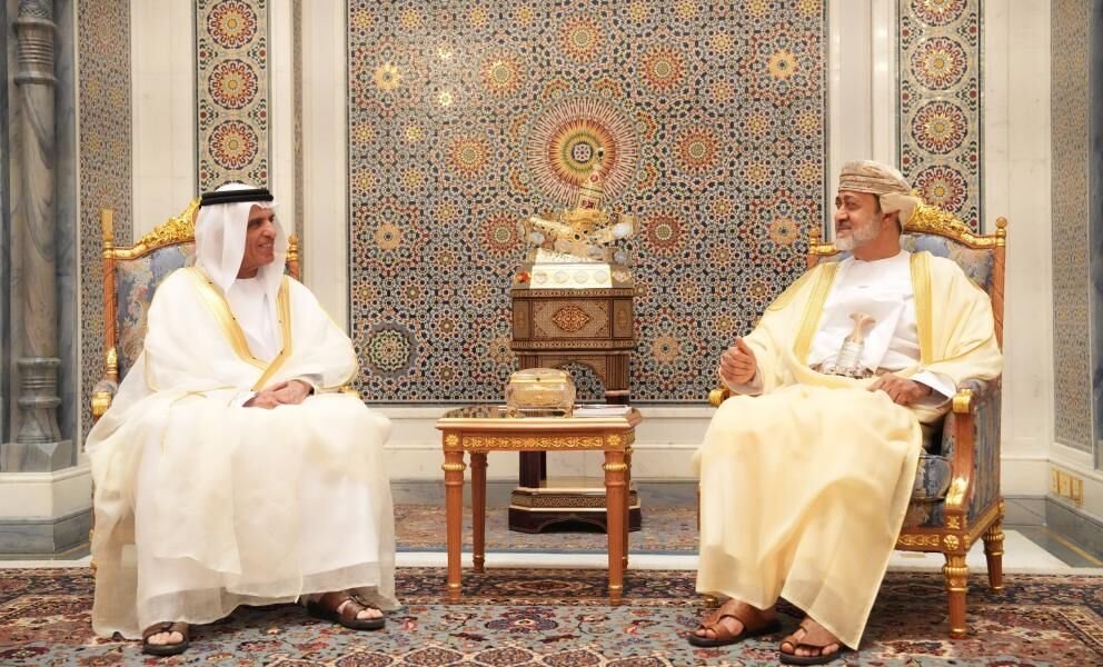سلطان عُمان يبحث مع حاكم رأس الخيمة التعاون المشترك