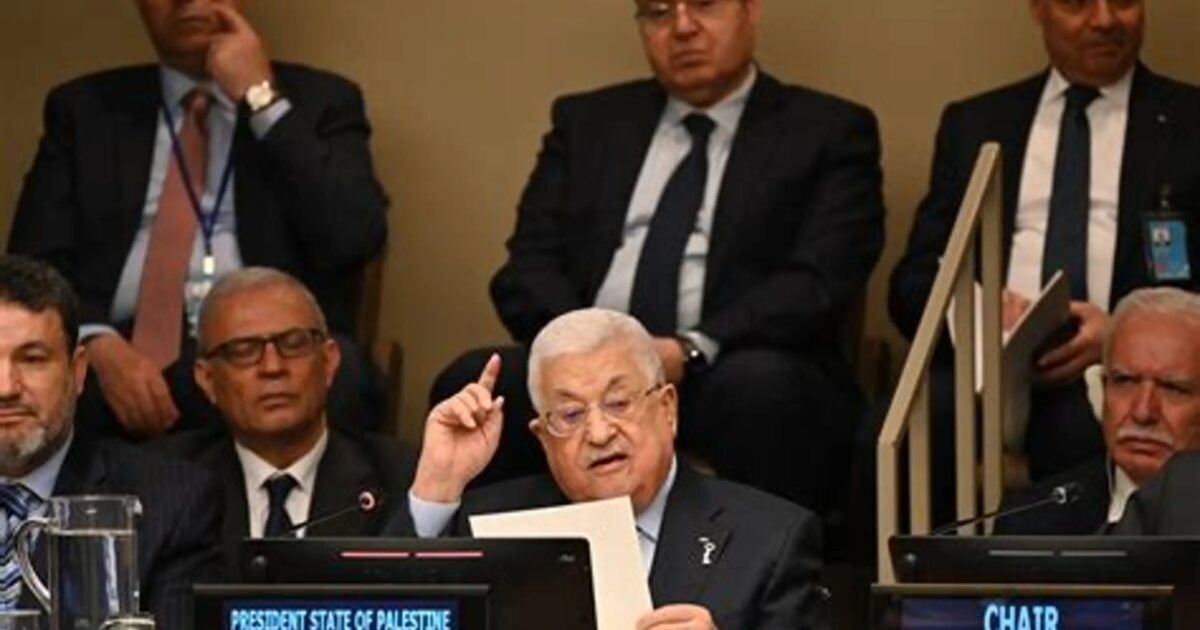 واشنطن: لا تخطط لتهجير الفلسطينيين من قطاع غزة، وفق هاكابي