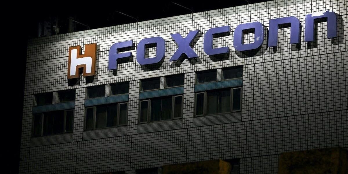 أرباح فوكسكون الفصلية تقفز 27% بدعم الطلب على خوادم الذكاء الاصطناعي
