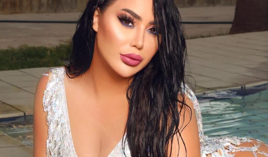 الإعلامية ميرنا أوزعر تُشارك المتابعين مجموعة من أحدث جلسة تصوير لها