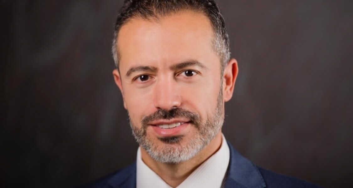 الدكتور Habib Zarifeh يبتكر تقنية جديدة لمحاربة الشيخوخة و تجميل الأسنان Smile Lift