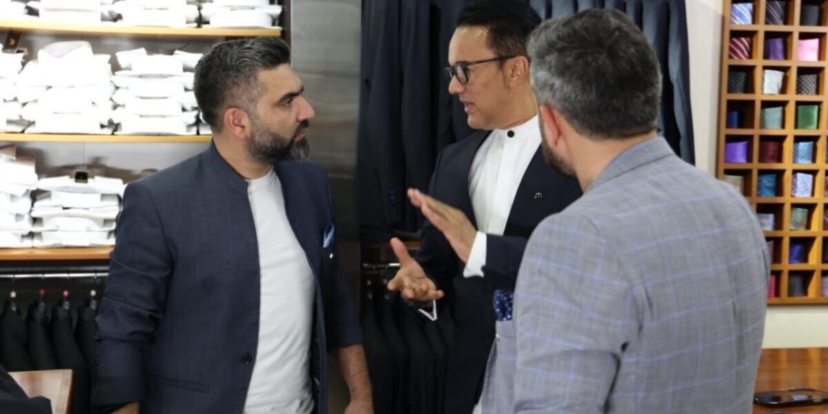 الفنان ريدوان بإطلالة أنيقة تحمل بصمة ميزون سليم متري