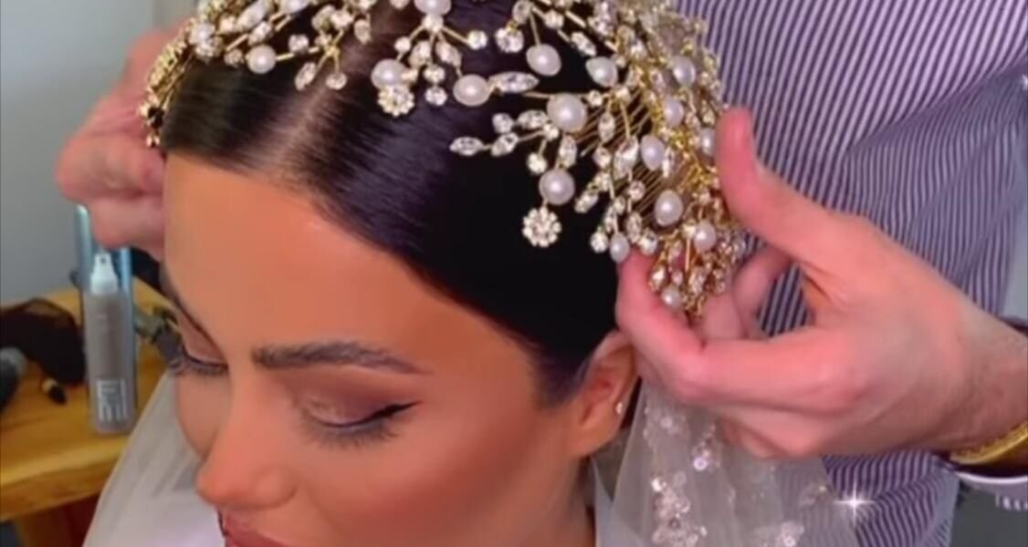 المزين حسين صفوان متخصص في تزيين العرائس