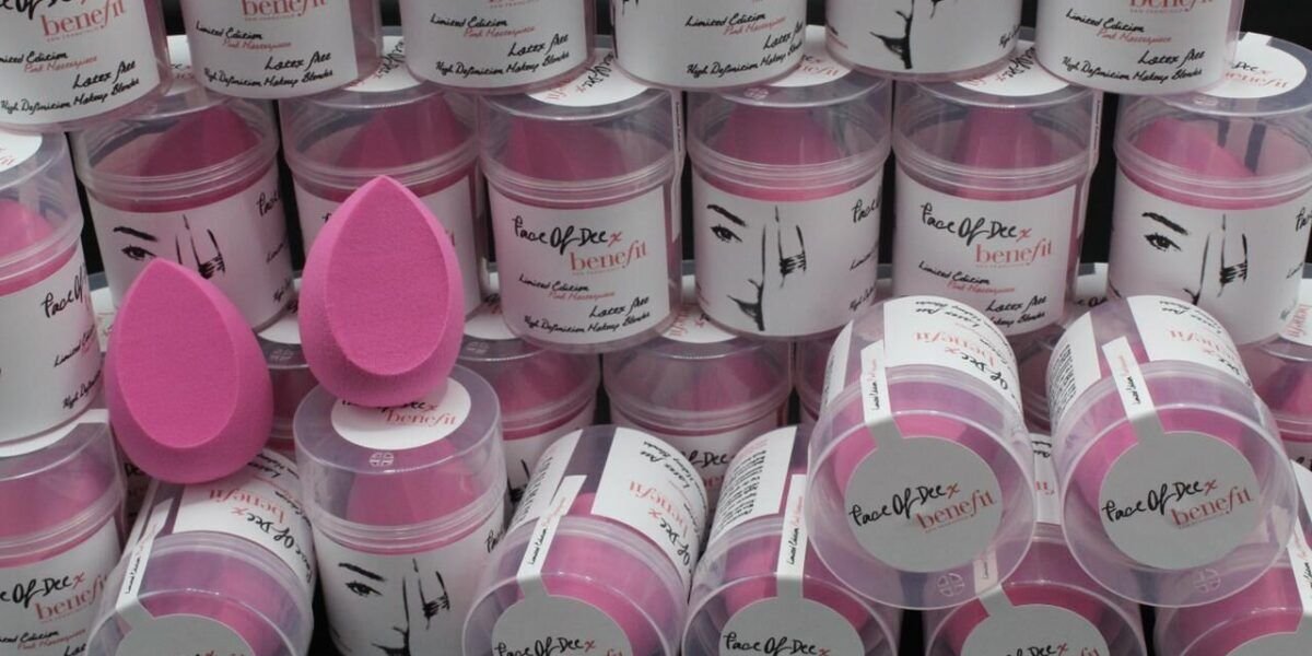 شركة Face of Dee تُحرز نجاح كبير بتعاونها مع شركة Benefit العالمية