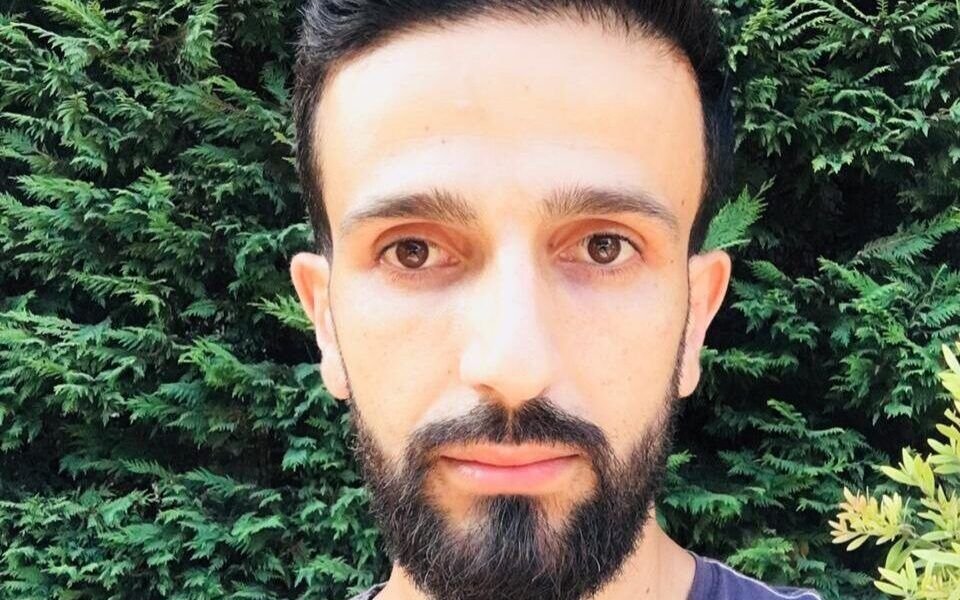 كتب الشاعر الغنائي ألكسي قسطنطين أغنية جديدة للفنان هيال شريف بعنوان قلبي رح شيلو